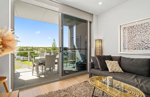 Moana House | Hamptons By The Beach - Moana - C21 SouthCoast Holidays