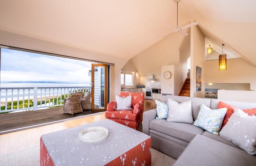 Coles Bay House | Hamptons Hideaway - Freycinet Holiday Houses