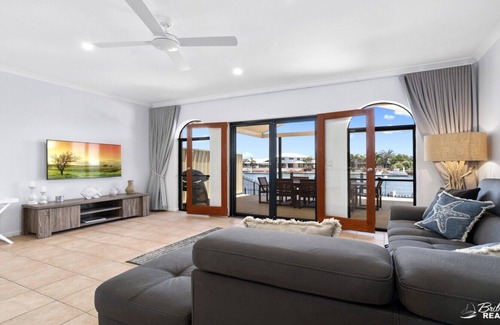 Banksia Beach House | HAMPTONS HOLIDAY HAVEN