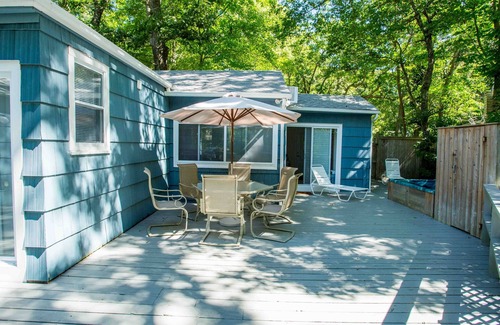 North Sea House | HAMPTONS PRIVATE BEACH GETAWAY. 400 ft walk to private beach swimming area.