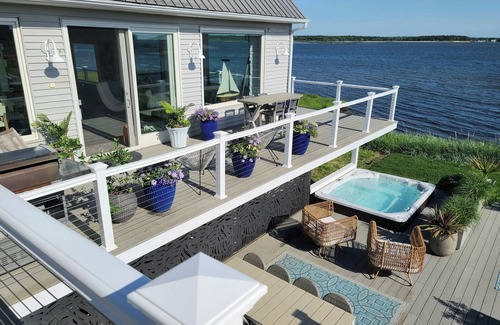 Flanders House | Hamptons Waterfront 2-Twins Guest Room in Large Home