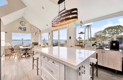 Flanders House | Hamptons Waterfront Oasis- Queen Guest Room