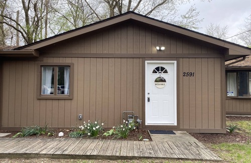 Portage House | Hamstrom Hideaway