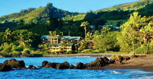 Hana Apartment | Hana Kai Maui - #4 Nanuʻalele Oceanfront 1 BR
