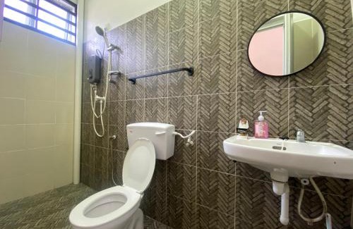 Parit Jawa House | Hanah Home Muar I Wifi Netflix