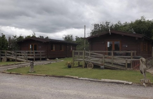Offenham Cabin | Hand built log cabin at Avonvale Holiday Lodges
