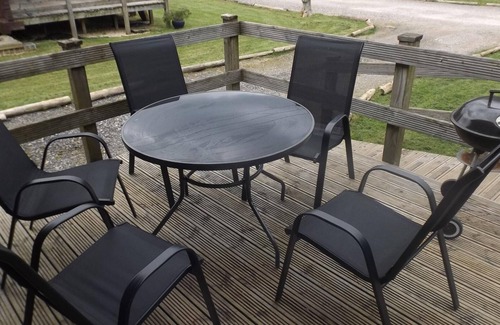 Offenham Cabin | Hand built log cabin at Avonvale Holiday Lodges