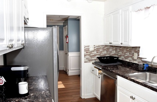 Lanham House | Handsome Home renovated - 4 minutes close to Metro