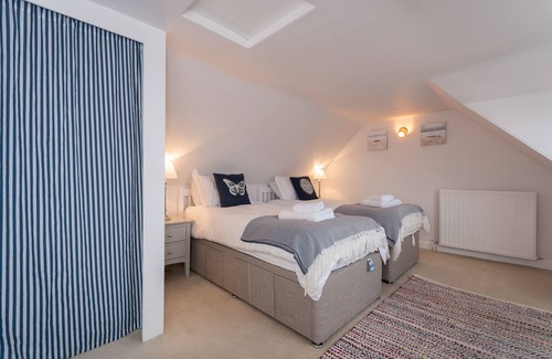 Pittenweem Apartment | Handsome stone house in the centre of Elie