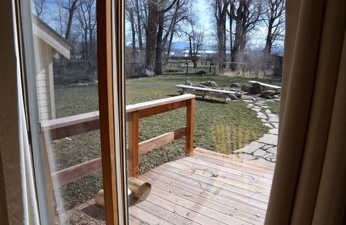 Carbon County House | Hanging Bull Lodge
