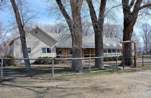 Carbon County House | Hanging Bull Lodge