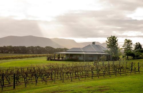 Pokolbin Cabin | Hanging Tree Wines