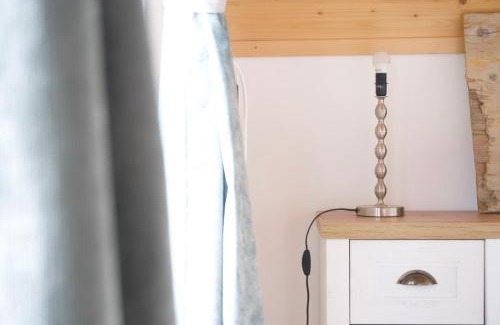 Chiriteni Ski Chalet | Hanguloft - The cozy cabin by the lake