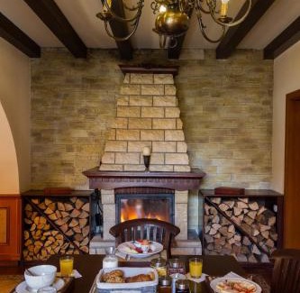 Csepreg House | Hangya Panzió és Étterem