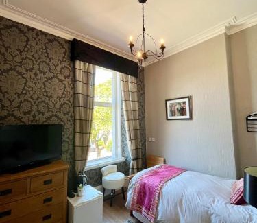 Central Aberdeen House | Hannahs Guesthouse