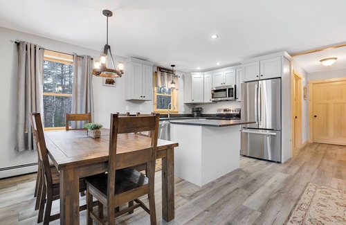 Hanover Cabin | Hanover Hideaway- Brand New Ski Chalet!