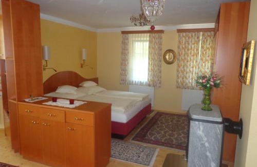 Mariatrost Apartment | Hans Mauracher Schlössl