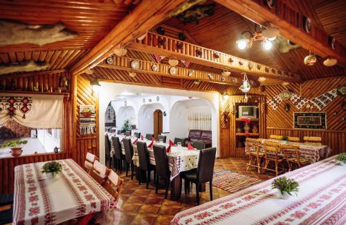 Rucar House | Hanul Veseliei