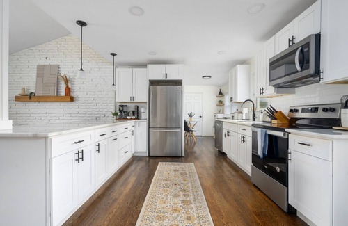 Columbus House | Happily Ever Astor - 3BD, 2BA, Modern Ranch