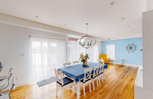 Southold House | Happiness Comes in Waves