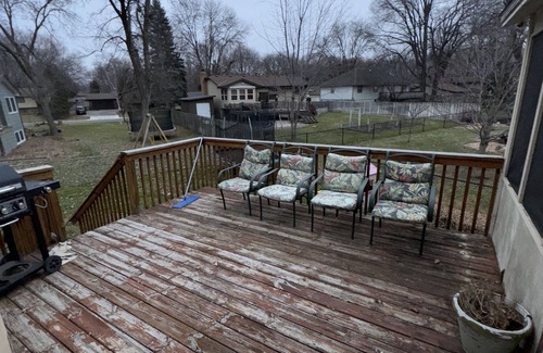 Brooklyn Center House | Happiness Hideaway: 6BR Tranquil Gem, 15min from Downtown Minneapolis