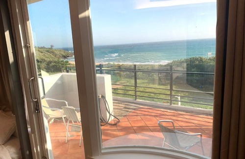 Big Beach House | Happiness Inn