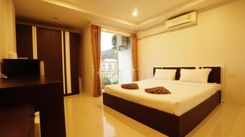 Nanai Road Hotel | Happy 99 Guest house