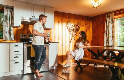 Sainte-Agathe-des-Monts Cabin | Happy Camper Chalet w/ Hot Tub & Sauna on Mountain