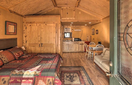 Chico Apartment | 'Happy Camper Log Cabin' in Lake Community!