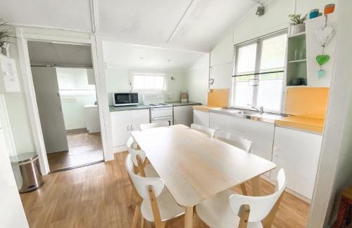 Traviston House | Happy Days - Burrum Heads- Close to Boatramp- 2BR