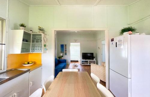 Traviston House | Happy Days - Burrum Heads- Close to Boatramp- 2BR