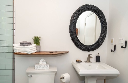 Marmora Cottage | Happy Daze River Retreat Cottage