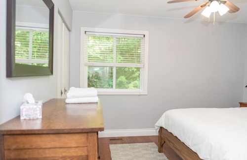 Marmora Cottage | Happy Daze River Retreat Cottage