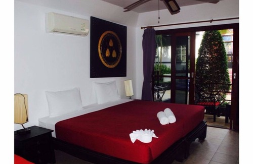Nai Harn House | Happy Elephant Resort - Villa Pool Side 3