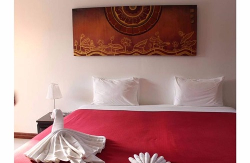 Nai Harn House | Happy Elephant Resort - Villa Pool Side 3