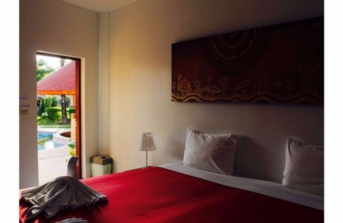 Nai Harn House | Happy Elephant Resort - Villa Pool Side 4