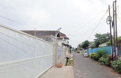 Patrang Hotel | Happy Family Homestay Jember Mitra RedDoorz