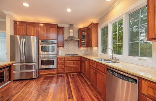 Macon House | "HAPPY GO LAKEY": Endless Views, Pool, Expansive Deck, Jump Platform, Water Toys
