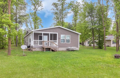 Hillman House | Happy Harry's Hideaway- Lake Sullivan!