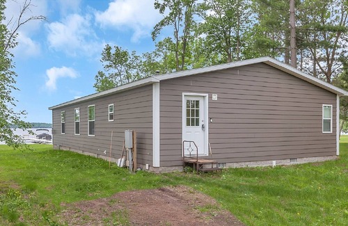 Hillman House | Happy Harry's Hideaway- Lake Sullivan!