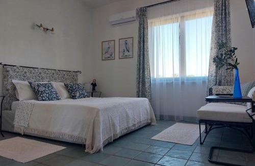 Maddalenedda Apartment | Happy Holiday Apartment 157 sq m near the sea
