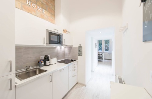 Nepszinhaz negyed Hotel | happy home Budapest JOY