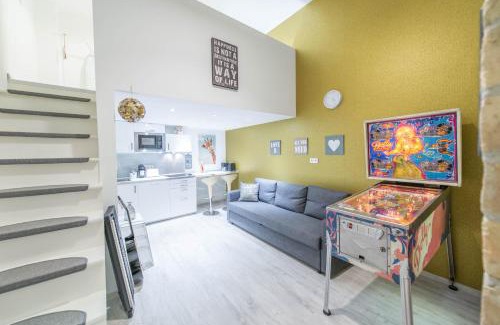 Nepszinhaz negyed Apartment | happy home JOY