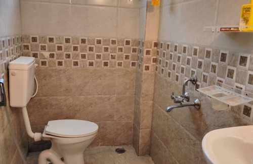 Manikonda Apartment | Happy Homes- Decent Airy & Comfortable AC 2BHK
