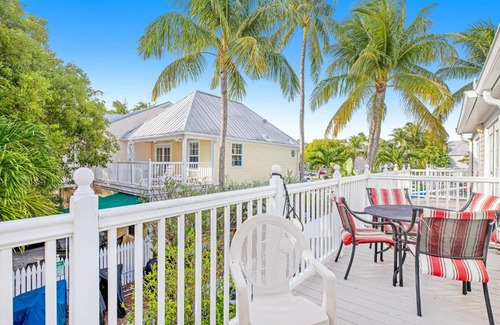 Truman Annex Apartment | Happy Hour Haven