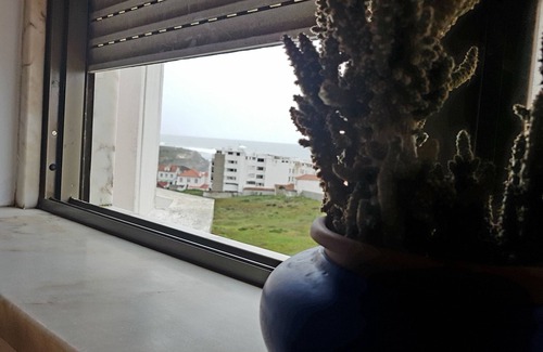 Praia das Macas Apartment | Happy House 1 bedroom apartment 230m from Praia das Maçãs