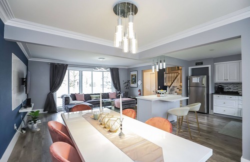 Historic Old Town House | Happy House w/In-Ground Private Pool in NOTL