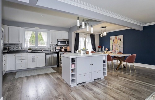 Historic Old Town House | Happy House w/In-Ground Private Pool in NOTL
