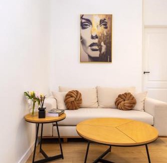 Plovdiv Center Apartment | Happy People Plovdiv 1-BD Apartment - White by Flat Mаnager
