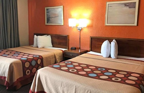 Hannibal Hotel | Happy Stay Inn
